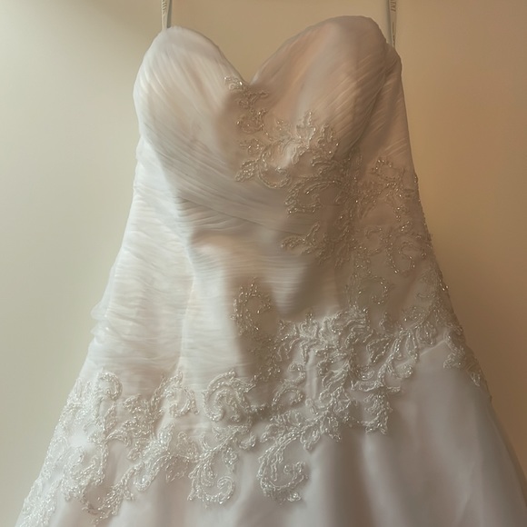 Wedding Dress only worn once !!!! Dress is long with a train!!! - Picture 2 of 9